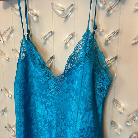 VTG Victoria’s Secret Aqua Slip - Picture 8 of 9